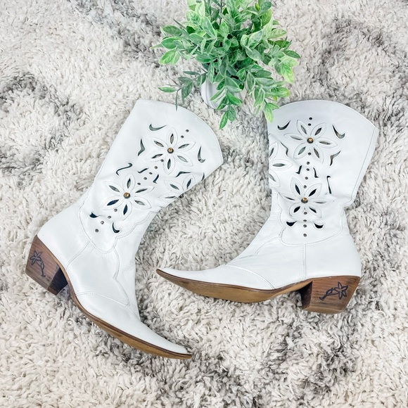 Vintage Shoes - Vintage White Cowboy Boots with Floral Cutouts Size 39